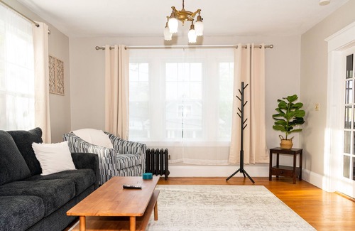 Holyoke Apartment | Cozy Boho in The Highlands