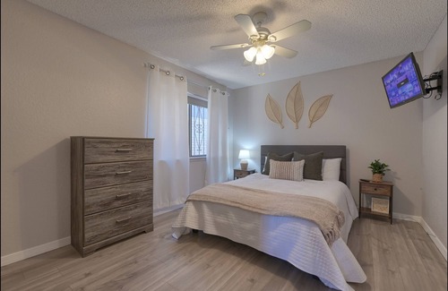 El Paso House | Cozy, boho-inspired 3bd townhome