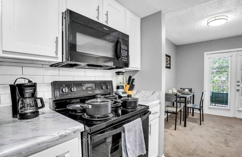 South Arlington Apartment | Cozy Brand New Studio · 1 Bath + Gym 604