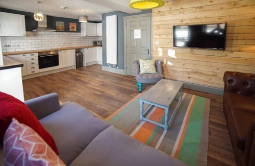 Headingley Apartment | Cozy Budget Room with Shared Washroom Access