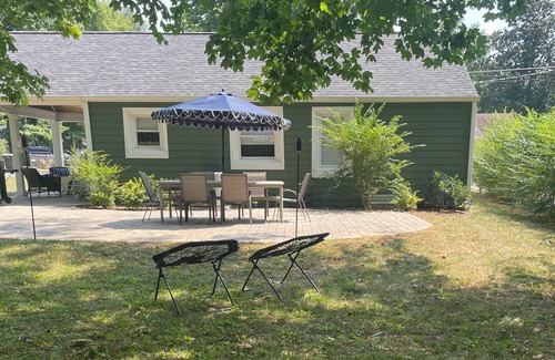 Murfreesboro House | Cozy bungalow in the heart of Murfreesboro. Pet friendly.