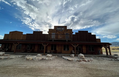 Almo Cabin | Cozy cabin #1 & AC, WiFi in Almo ID by City of Rocks National Park