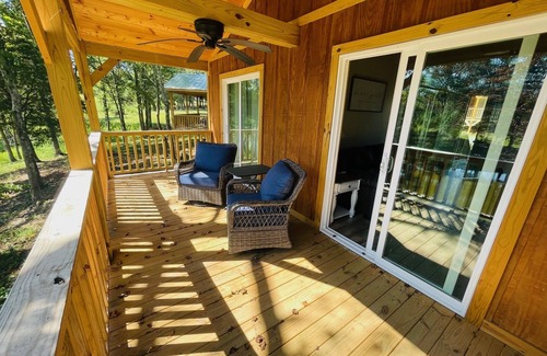 Horton Cabin | Cozy Cabin by Turtle Creek w/pond view
