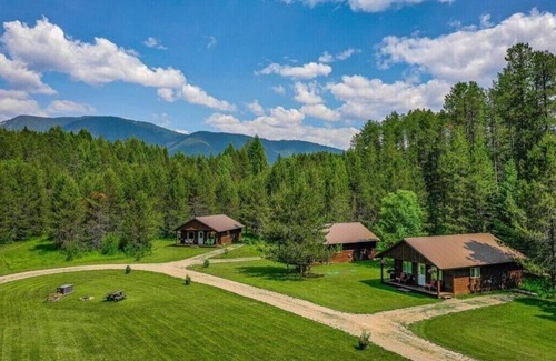 Coram Cabin | Cozy Cabin close to the West Entrance to Glacier National Park