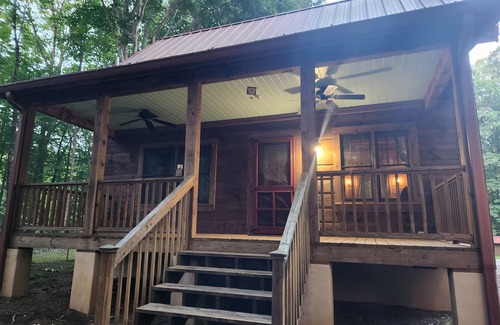 Salem Township Cabin | Cozy Cabin Creek Getaway