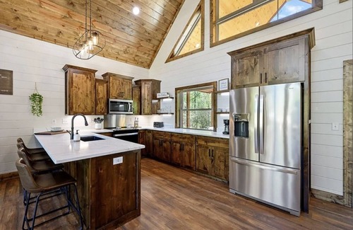 Pickens Cabin | Cozy cabin equipped with all the essentials and more just minutes from Hochatown