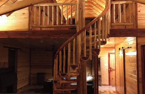 Morris Chapel Cabin | Cozy Cabin Hidden in Amish Country