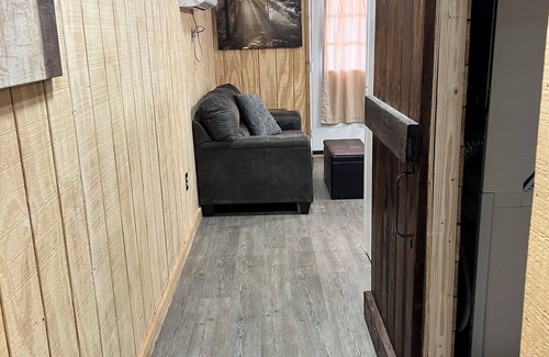 McCord Cabin | Cozy cabin in charming Ponca City with WiFi, AC