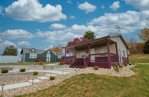 Senecaville Cabin | Cozy cabin in delightful Senecaville with WiFi, AC