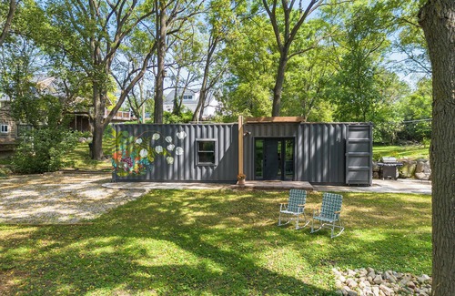 Ann Arbor Cabin | Cozy cabin in pleasant Ann Arbor with AC, WiFi