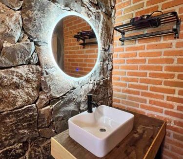 Huasca De Ocampo Apartment | Cozy cabin in the woods with a wooden tub