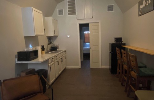 Okmulgee Cabin | Cozy Cabin in the woods! Close to lakes, hunting, fishing, Plenty of parking!