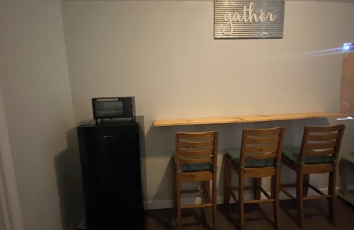 Okmulgee Cabin | Cozy Cabin in the woods! Close to lakes, hunting, fishing, Plenty of parking!