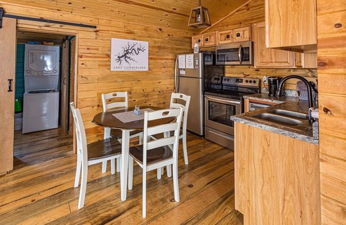Sloans Valley Cabin | Cozy Cabin - Lake Cumberland - Hot Tub