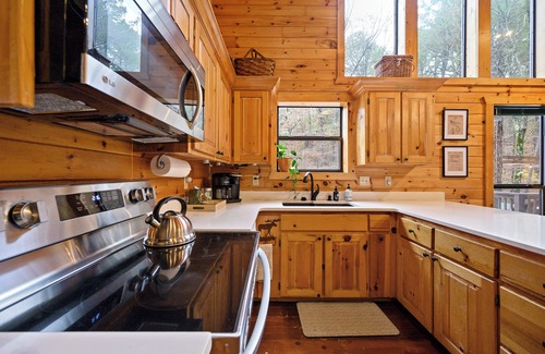 Broken Bow Cabin | Cozy cabin located in Beavers Bend, close to Broken Bow lake, Casino