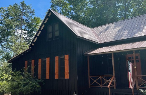 Lakemont Cabin | Cozy cabin near Lake Rabun and Clayton. Dog friendly!