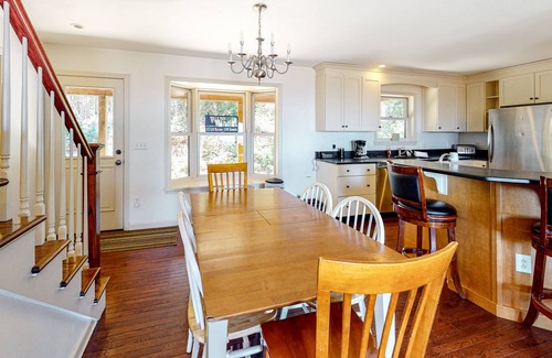 Ludlow Cabin | Cozy cabin near skiing with free WiFi, game room, deck, & wood fireplace