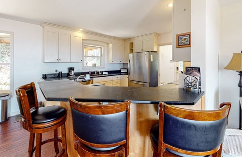 Ludlow Cabin | Cozy cabin near skiing with free WiFi, game room, deck, & wood fireplace