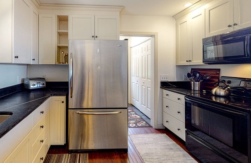 Ludlow Cabin | Cozy cabin near skiing with free WiFi, game room, deck, & wood fireplace