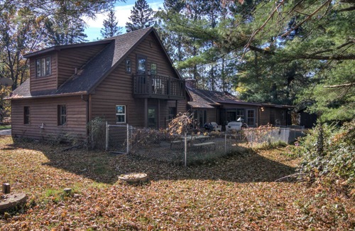 Rock Falls House | Cozy Cabin on Elk Lake