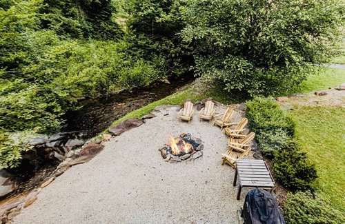 Topton Cabin | Cozy Cabin on the River