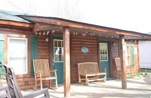 Mountain Pine Cabin | Cozy Cabin on the Water!