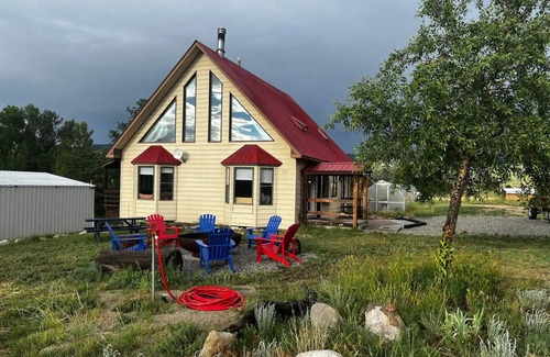 Whitepine Cabin | Cozy Cabin/Private fishing on Chalk Creek