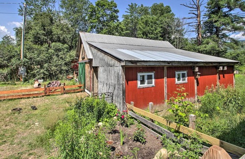Bartlett Cabin | Cozy Cabin Retreat ~ 2 Mi to White Mountain Skiing