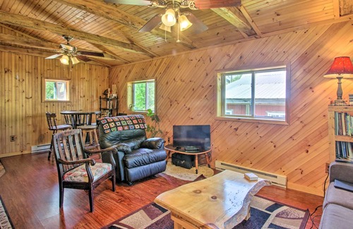 Bartlett Cabin | Cozy Cabin Retreat ~ 2 Mi to White Mountain Skiing
