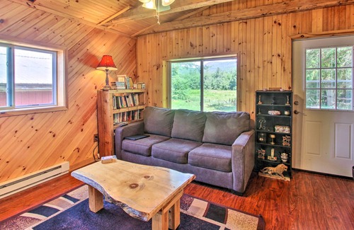 Bartlett Cabin | Cozy Cabin Retreat ~ 2 Mi to White Mountain Skiing