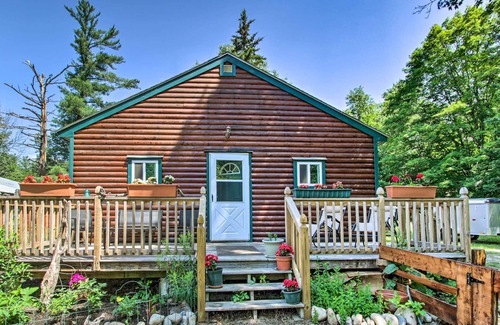 Bartlett Cabin | Cozy Cabin Retreat ~ 2 Mi to White Mountain Skiing