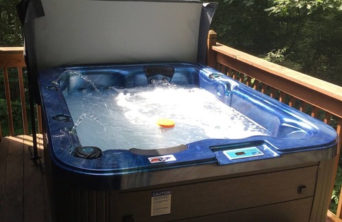 Mammoth Cave Cabin | Cozy Cabin Retreat w/Hot Tub & Disc Golf — Minutes from Mammoth Cave