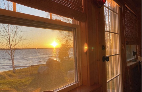 Levering Cottage | Cozy Cabin with Amazing Sunsets
