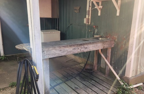 Eastman Cabin | Cozy Cabin with boat slip! Attn Boaters and fishermen!