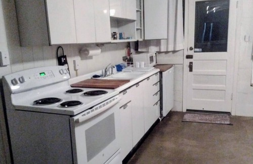 Travis Landing Cabin | Cozy cabin with lake access