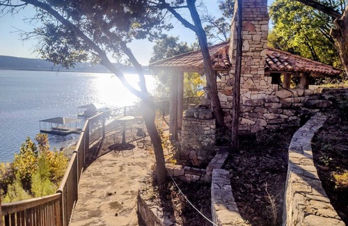 Travis Landing Cabin | Cozy cabin with lake access