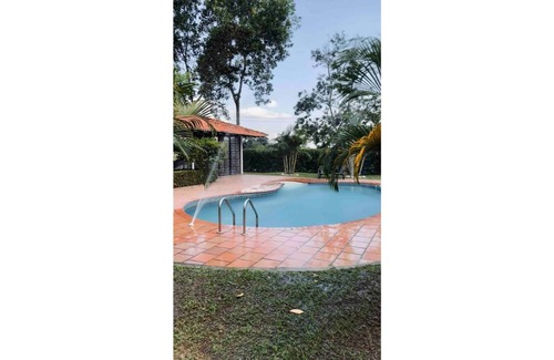 Aguazul House | Cozy cabin with pool