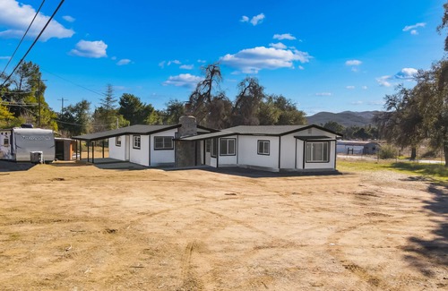 Warner Springs Cabin | Cozy cabin with historic charm and large fireplace