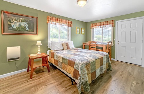 Orick Apartment | Cozy Cali Retreat W/ Easy Access to Redwoods, Free WiFi, & More!