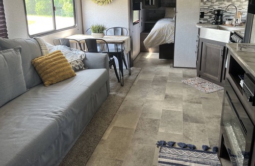Nancy RV Rental | Cozy camper in the Lake Cumberland area