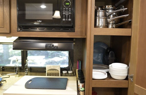 Durants Neck House | Cozy Camper~New Wash Shed~Fast Wi-Fi~Comfy Bed~Fire Pit~Near Croquet Club
