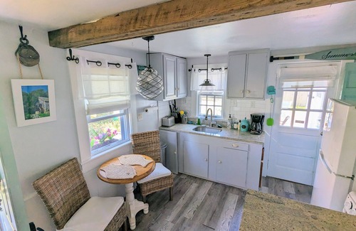 Dennis Port Cottage | Cozy cape retreat with huge yard and deck