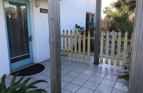 Flagler Beach Apartment | Cozy Casas de la Playa Bajos - Downstairs - with great view of the ocean!