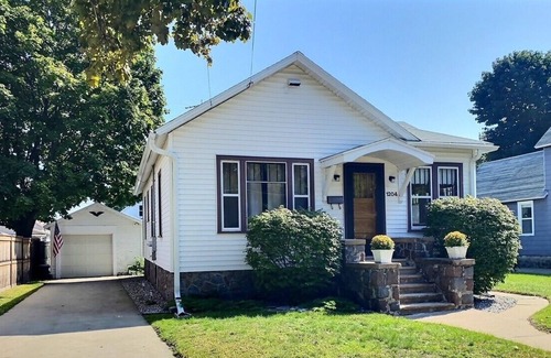 Menominee House | Cozy casita near the Bay