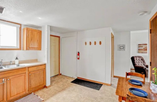 Southwest Area Apartment | Cozy Cedar Rapids Getaway - Mother in Law Suite