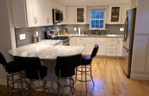 East Greenwich House | Cozy, Centrally Located East Greenwich Cottage