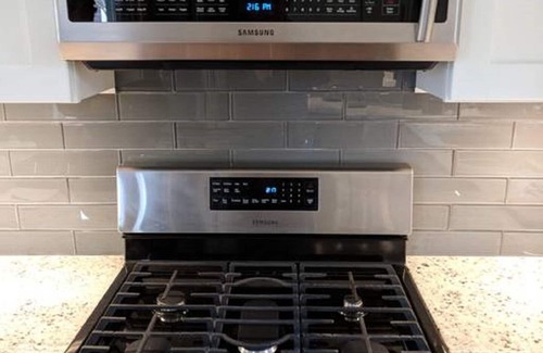 East Greenwich House | Cozy, Centrally Located East Greenwich Cottage