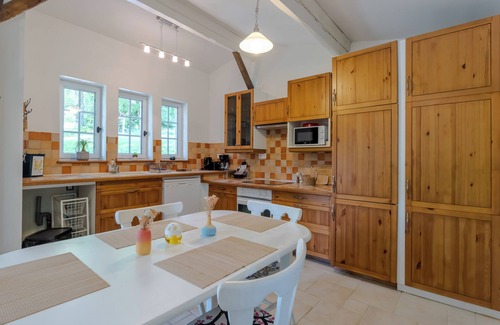 Saint-Cernin-de-lHerm Ski Chalet | Cozy Chalet in Saint-Cernin-de-l'Herm – Nature, Shared Pool & Relaxing Stay for 4 People