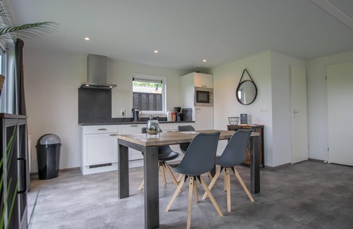 Heiloo Ski Chalet | Cozy chalet at a quiet location, 7 km from the beach