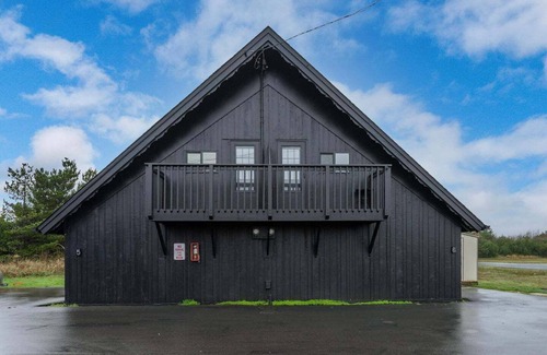 Ocean Shores Ski Chalet | Cozy Chalet in Ocean Shores located within steps from the beach